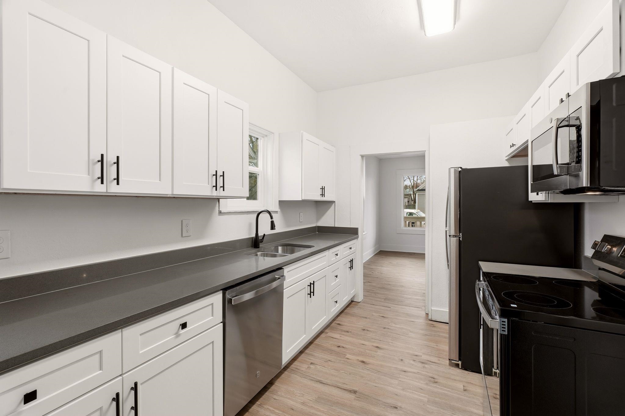 1408 E Pacific Ave - Photo 4