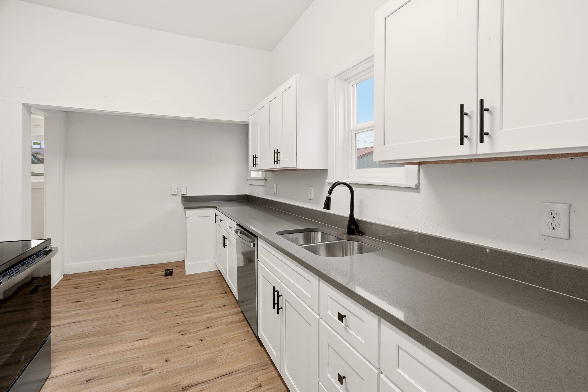 1408 E Pacific Ave - Photo 7