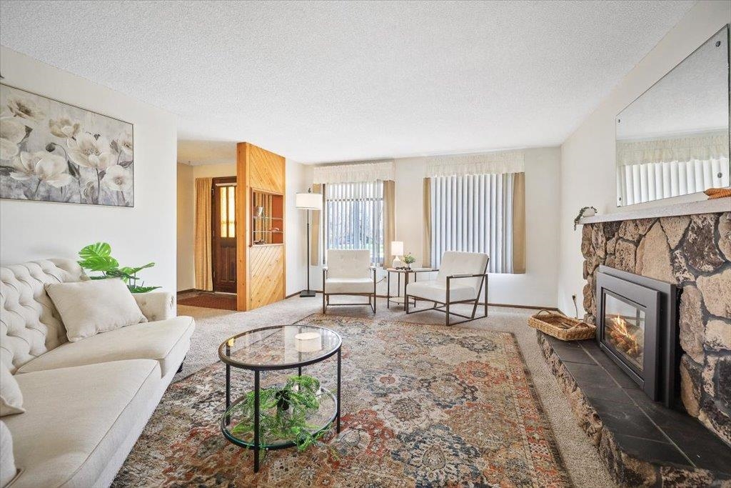 19820 E Micaview Ave - Photo 4