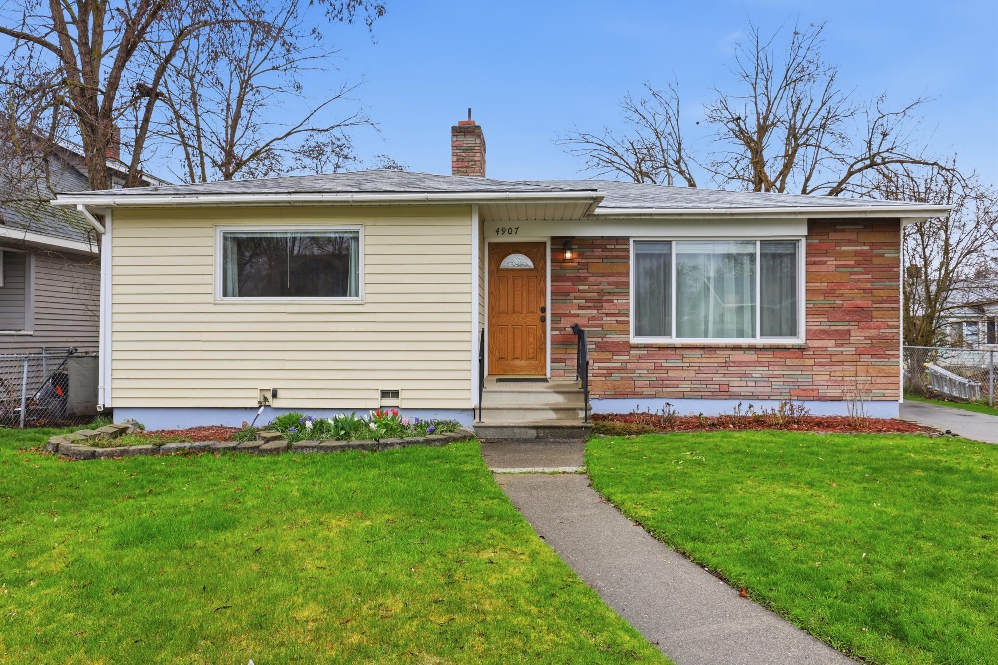 4907 N Stone St - Photo 1