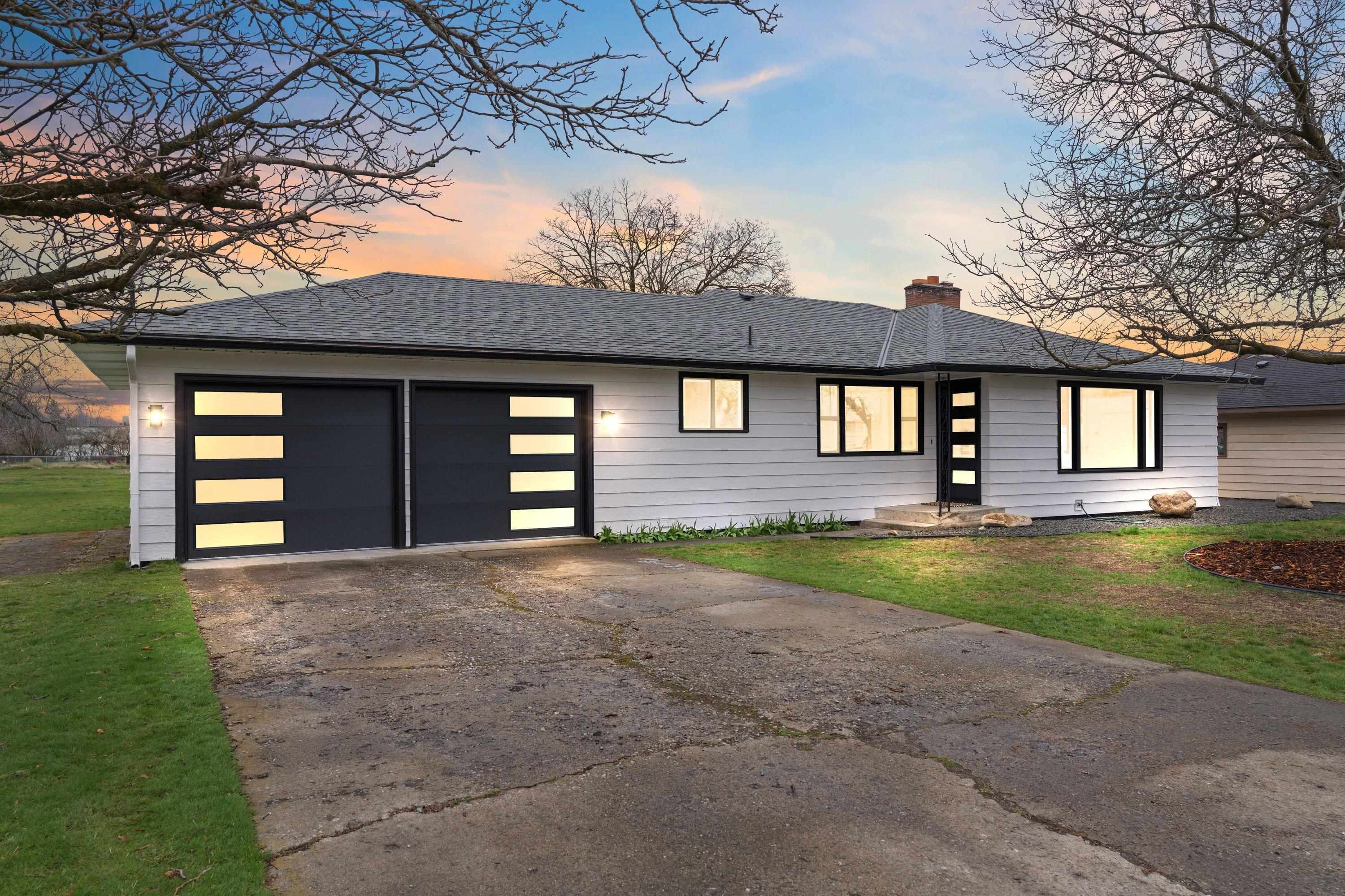 1502 N Woodruff Rd - Photo 1