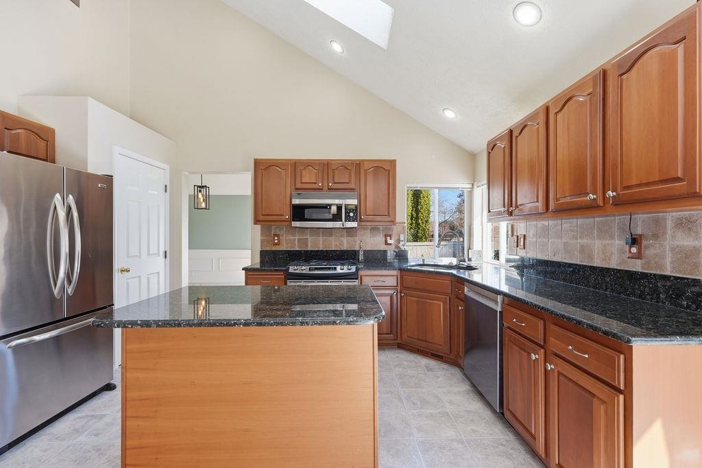 16520 N Dakota Ct - Photo 12