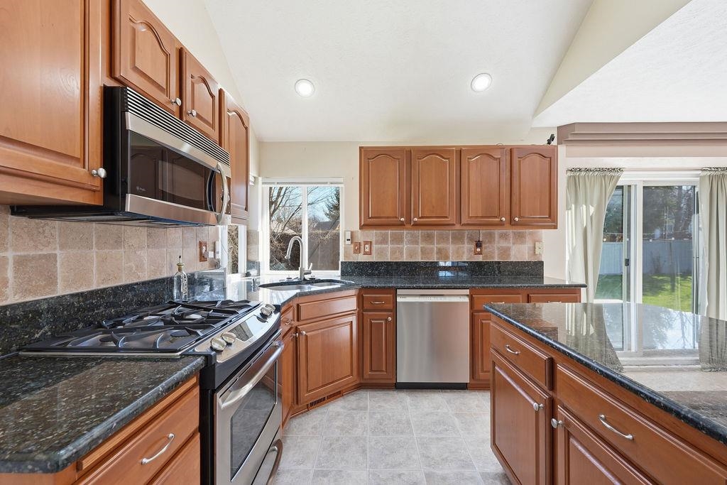 16520 N Dakota Ct - Photo 14