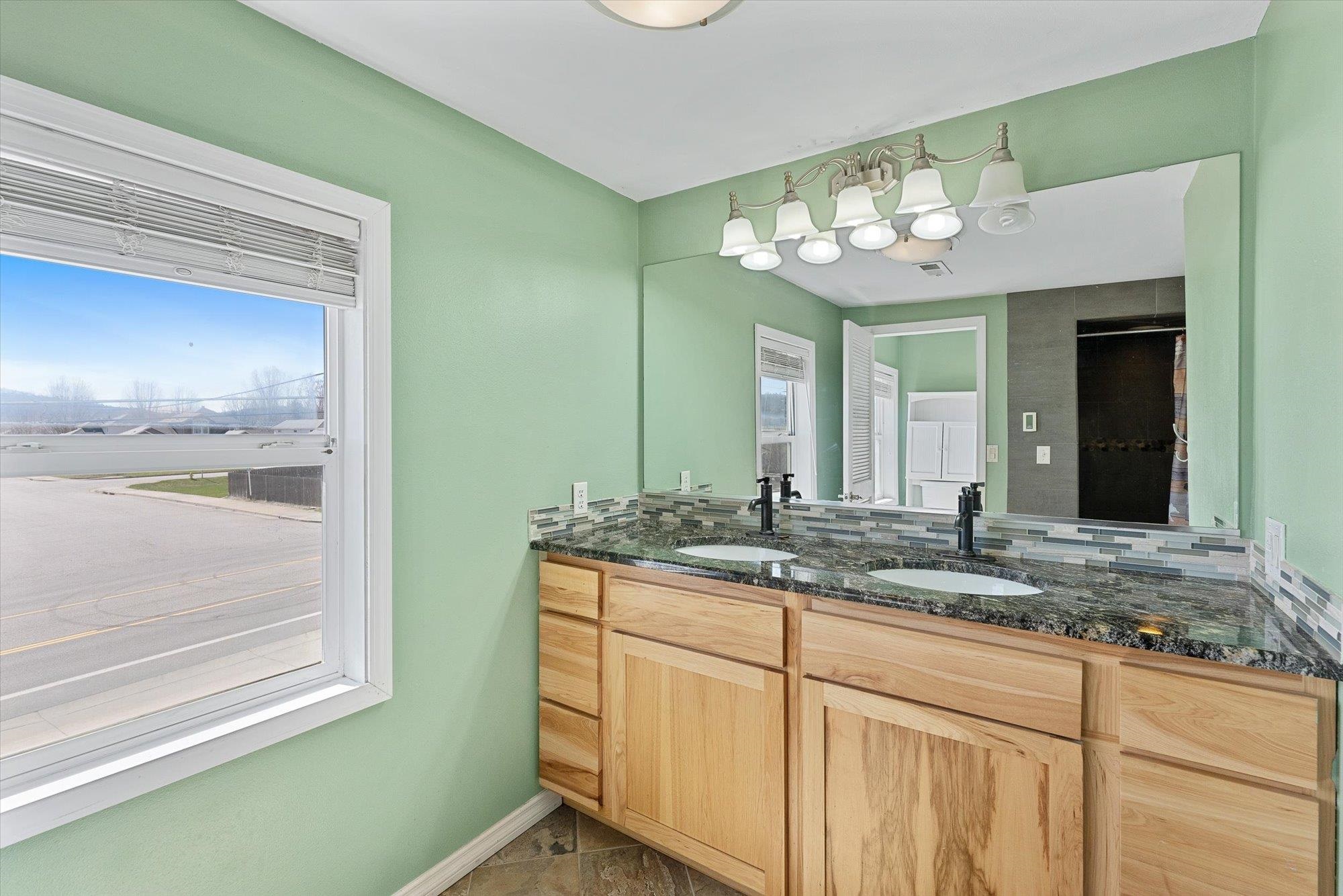 15217 E 16th Ave - Photo 16