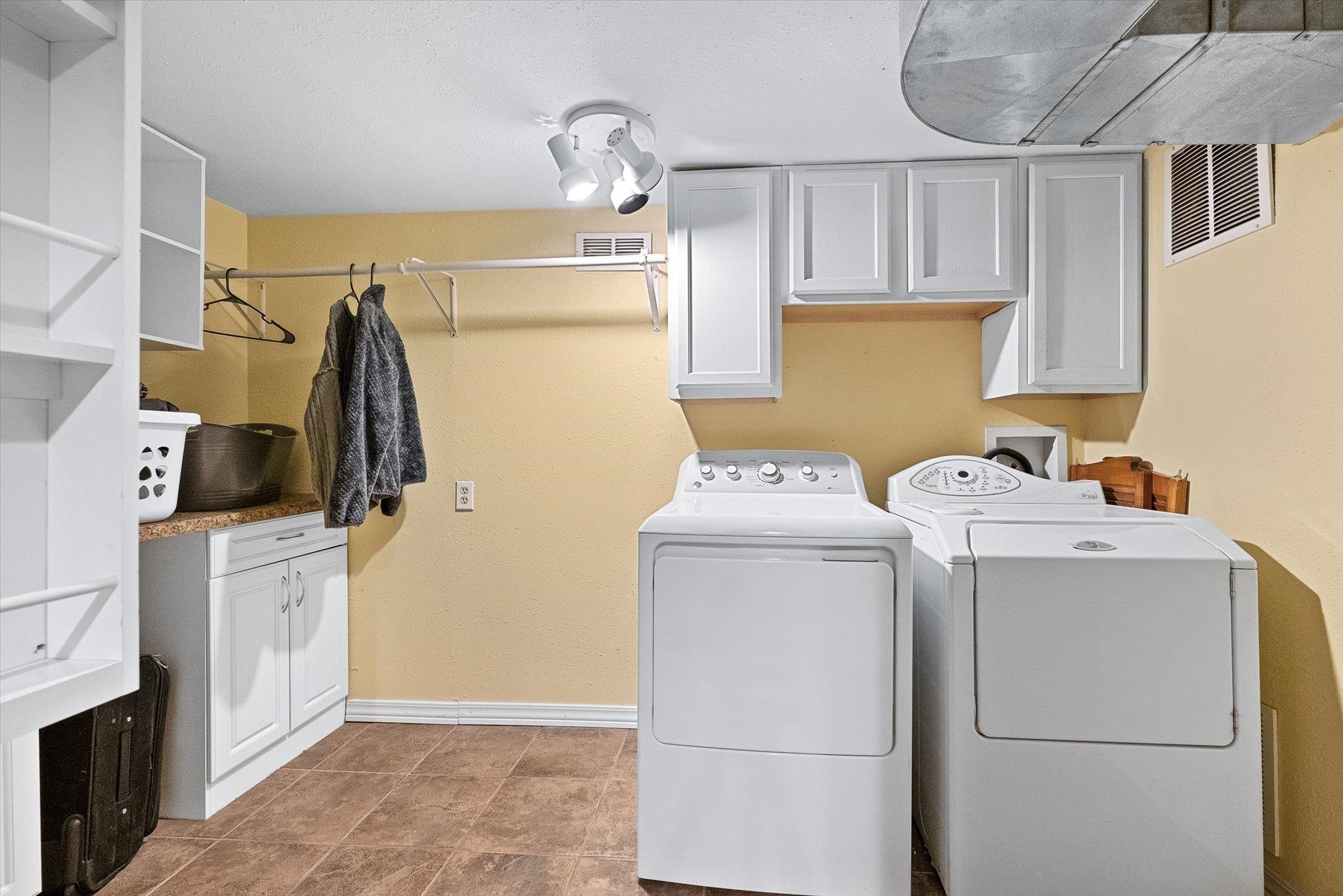 15217 E 16th Ave - Photo 26
