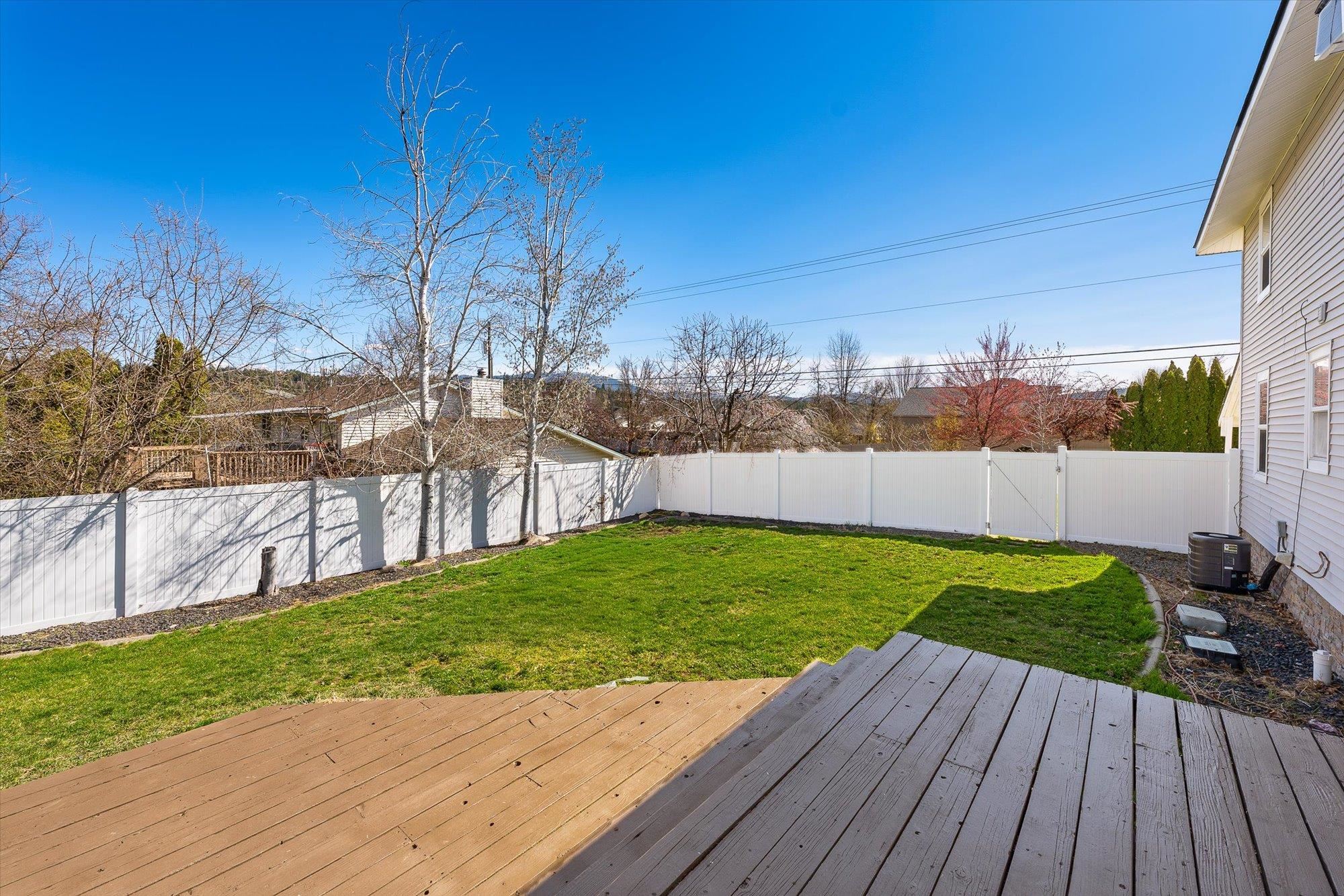 15217 E 16th Ave - Photo 33
