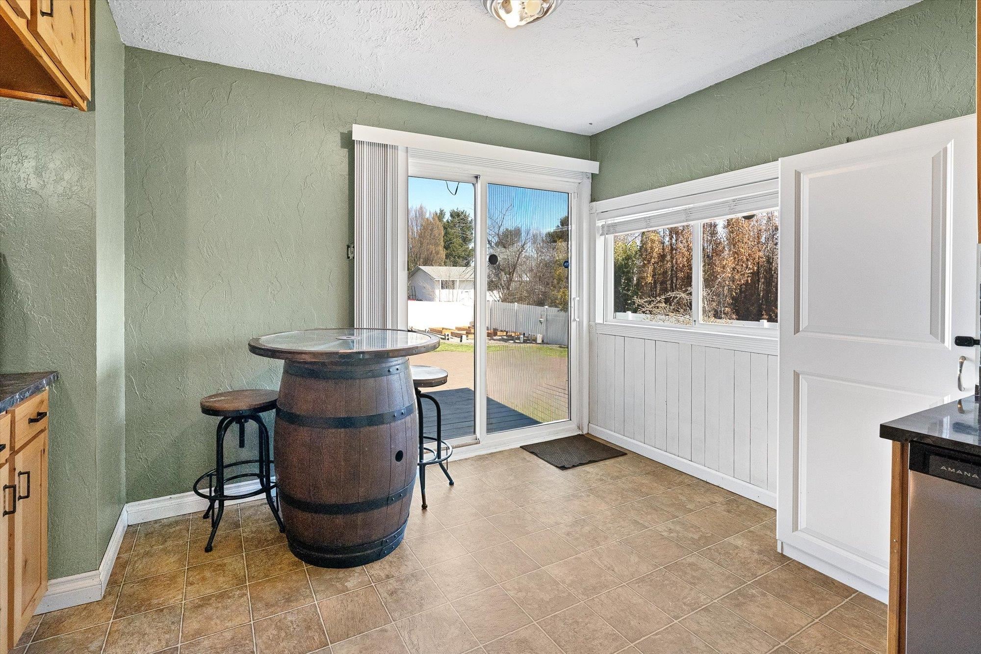 15217 E 16th Ave - Photo 10