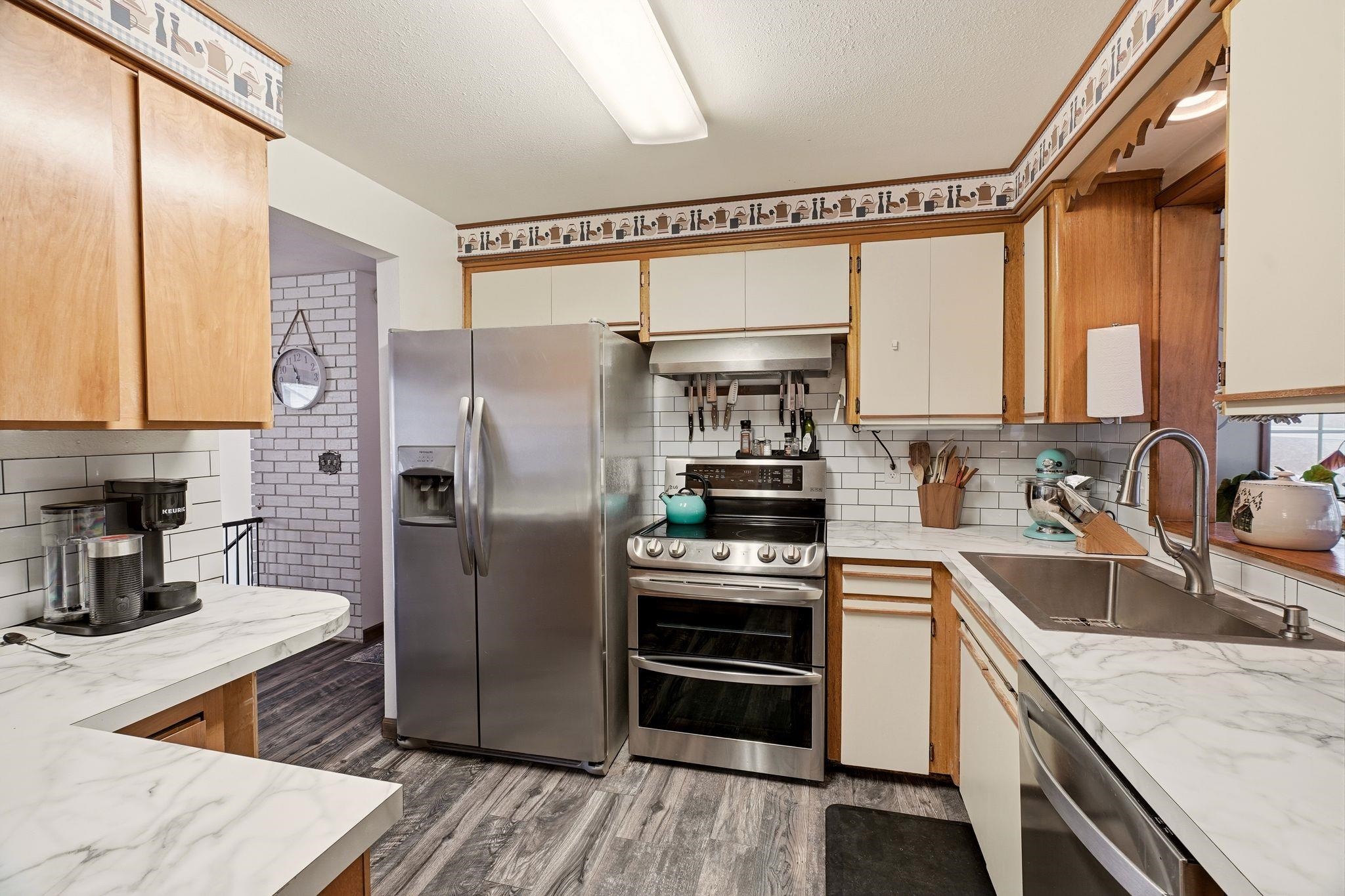 216 Gregory Dr - Photo 9