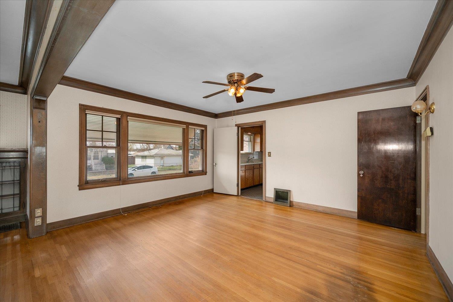 2501 N HOWARD St - Photo 11