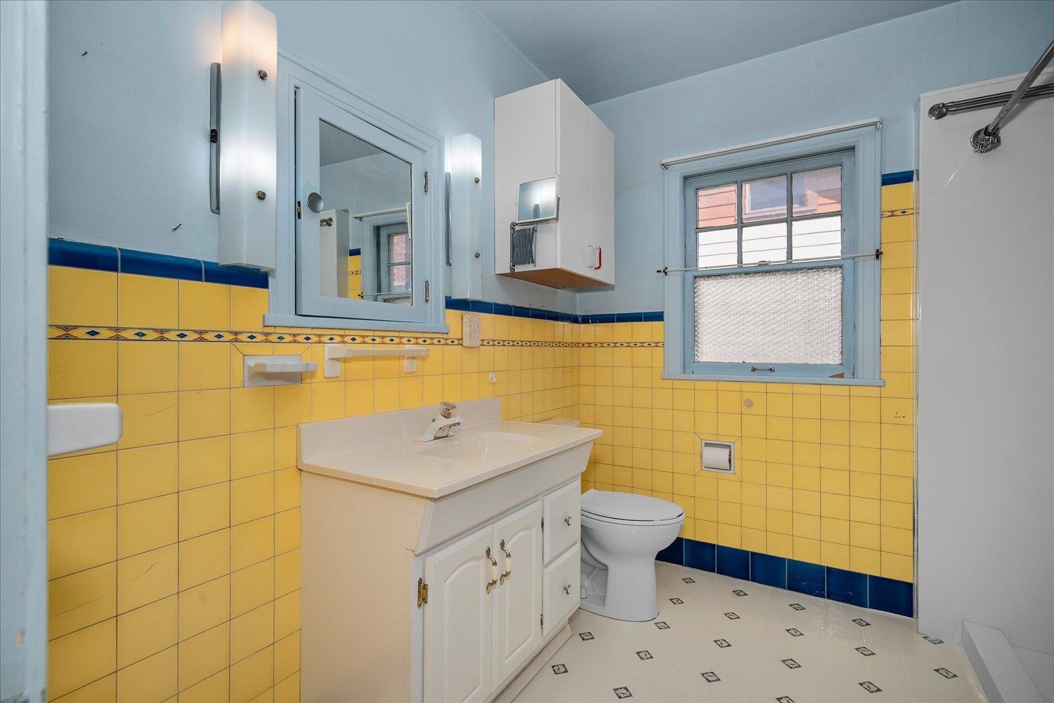 2501 N HOWARD St - Photo 19