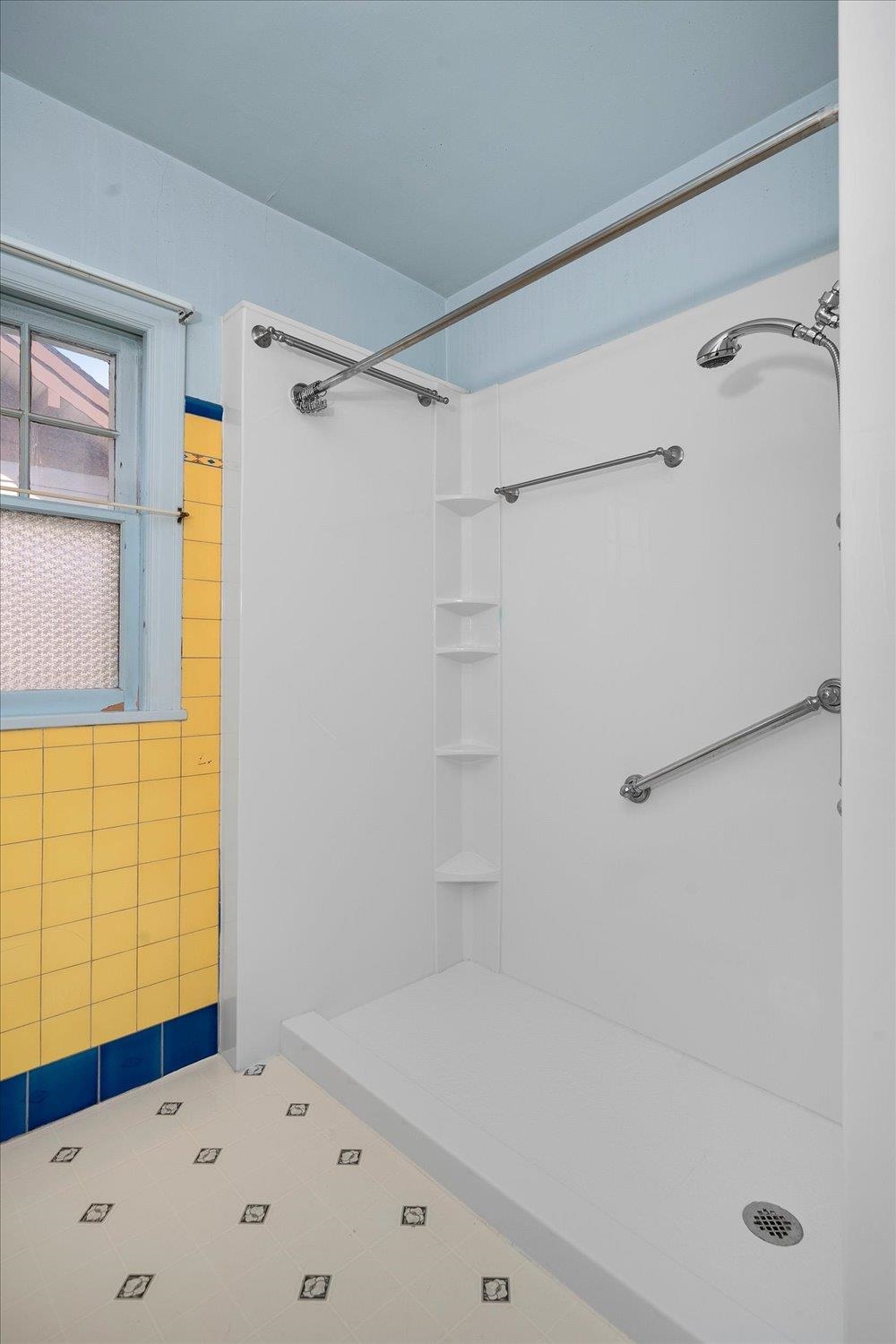 2501 N HOWARD St - Photo 20