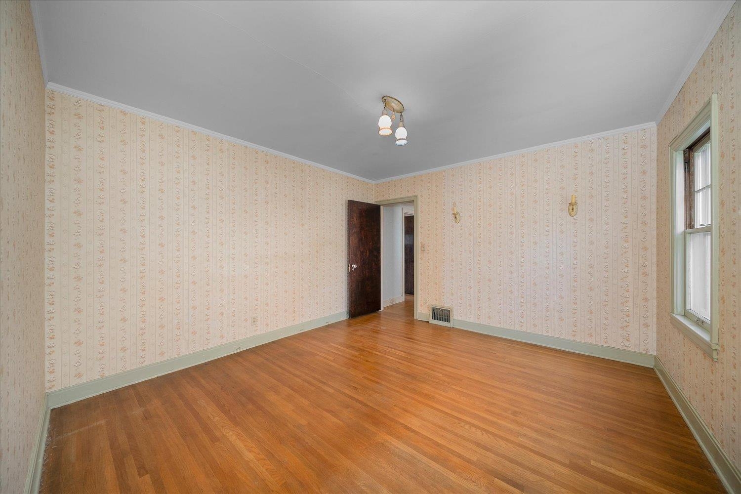 2501 N HOWARD St - Photo 23