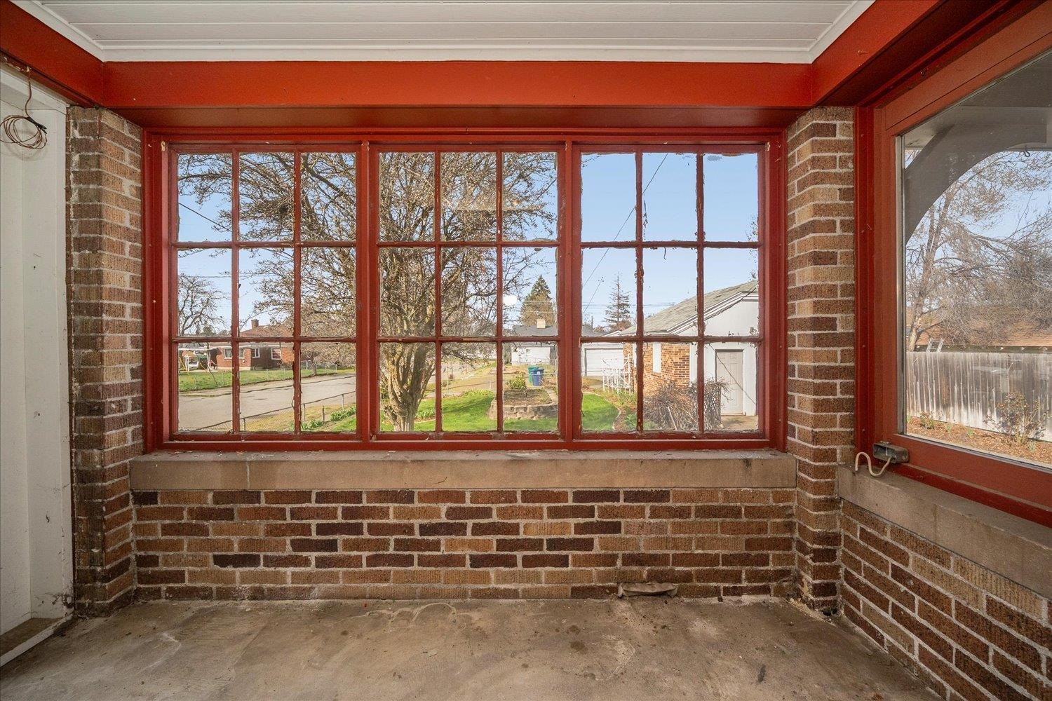 2501 N HOWARD St - Photo 24