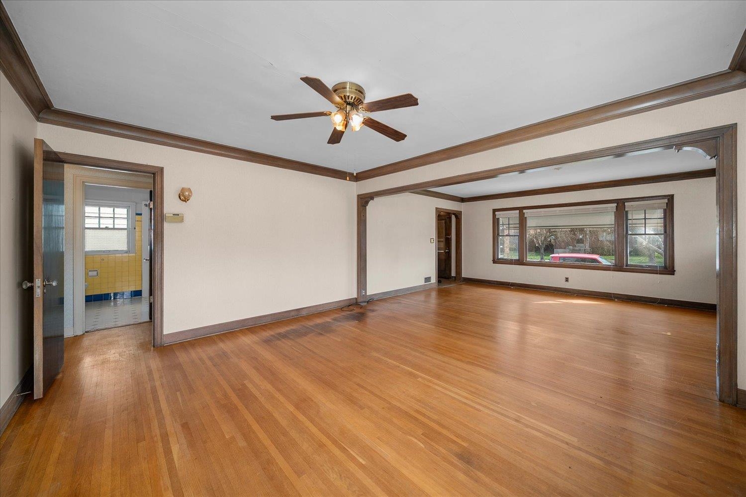 2501 N HOWARD St - Photo 8