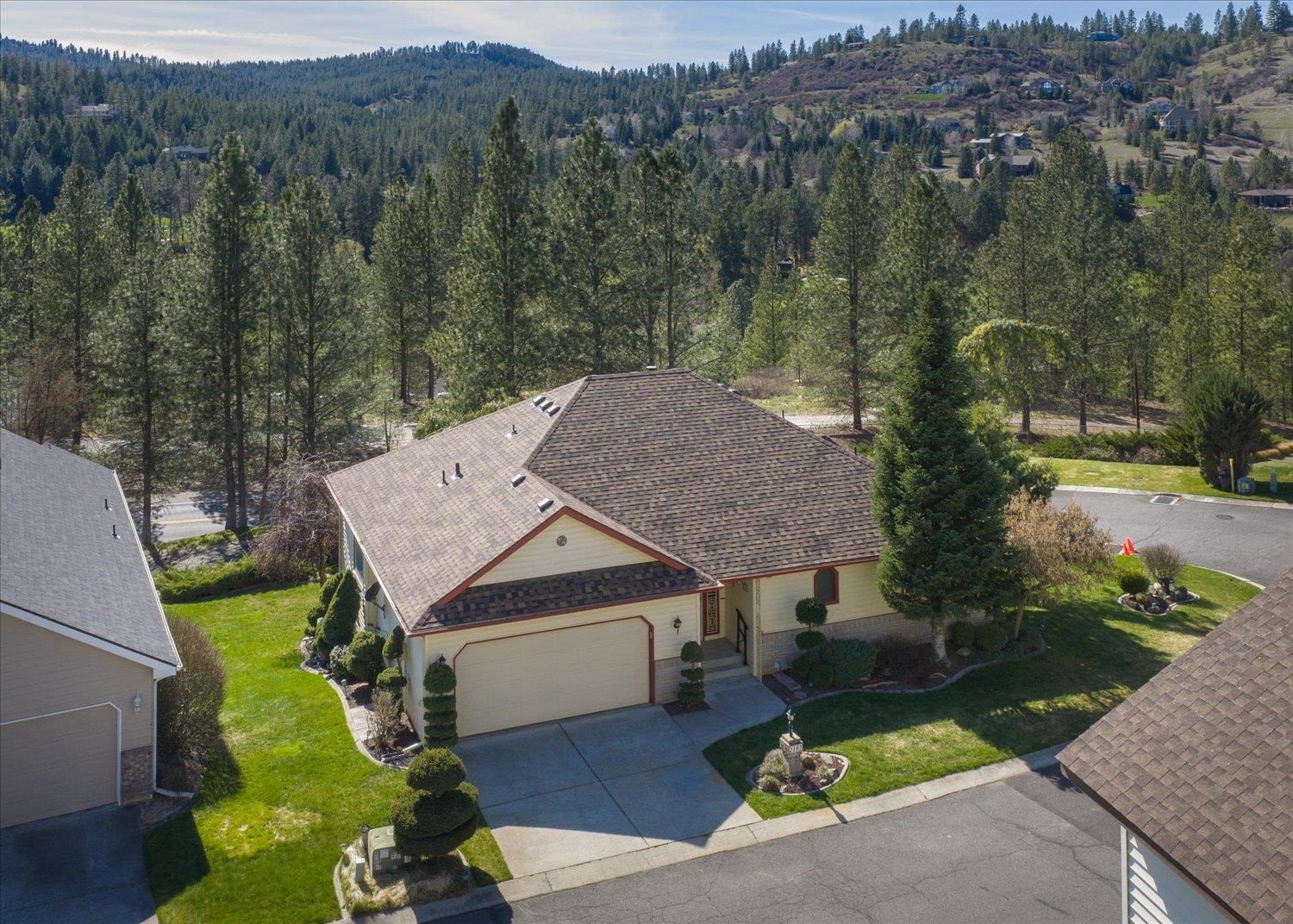 2102 E Dunbar Ln - Photo 2