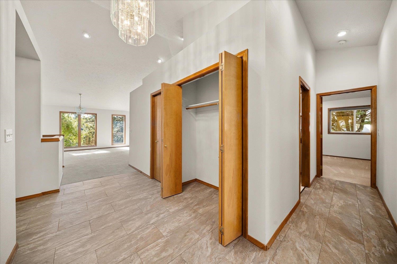 2102 E Dunbar Ln - Photo 3