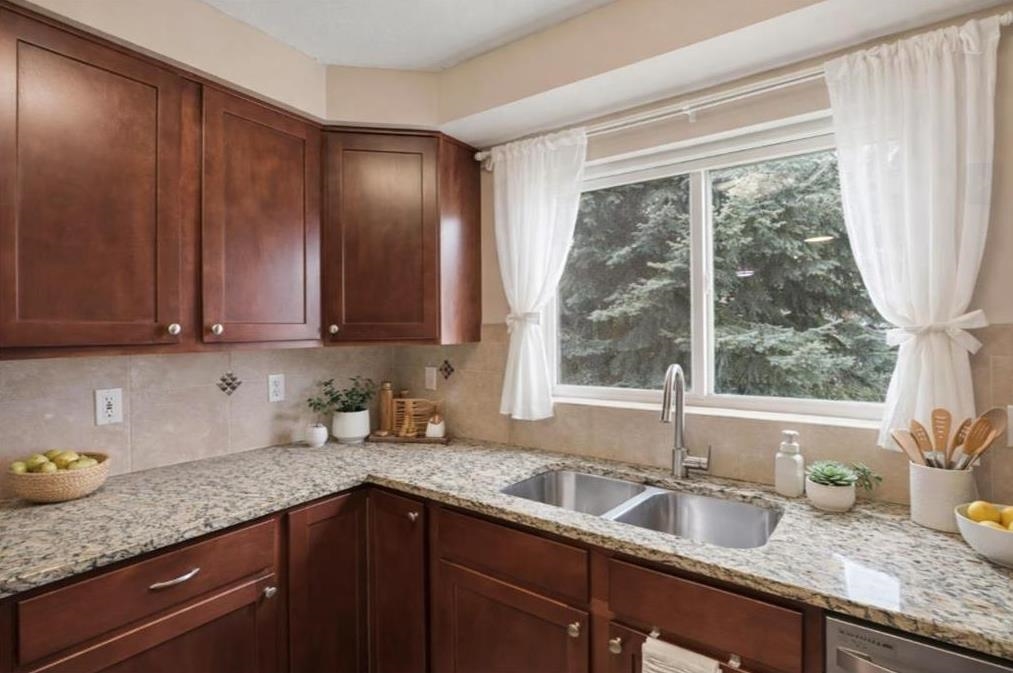 639 N Riverpoint Blvd - Photo 16