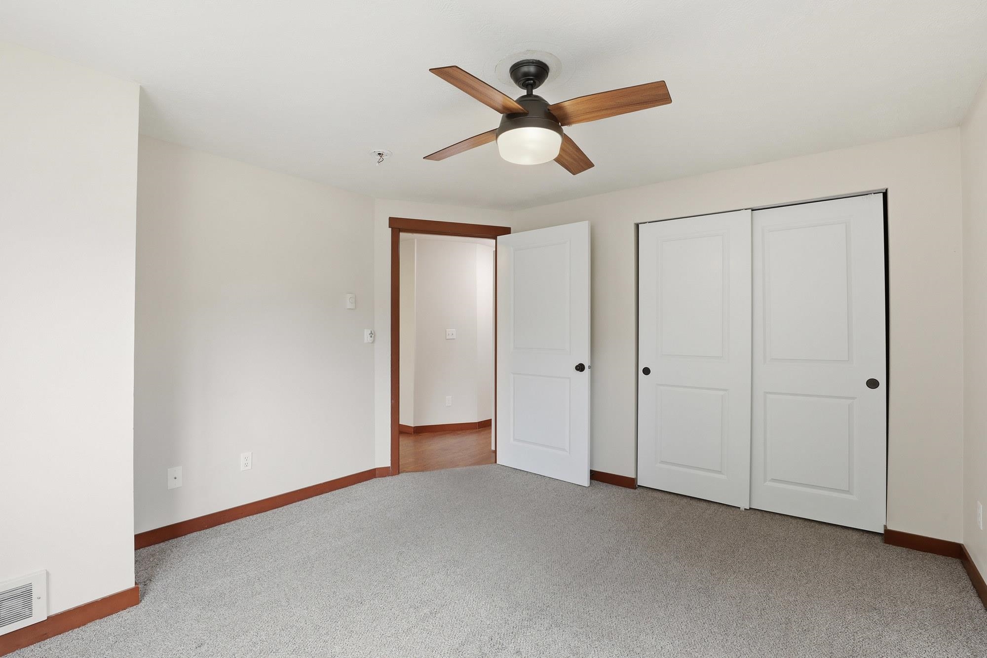 639 N Riverpoint Blvd - Photo 22