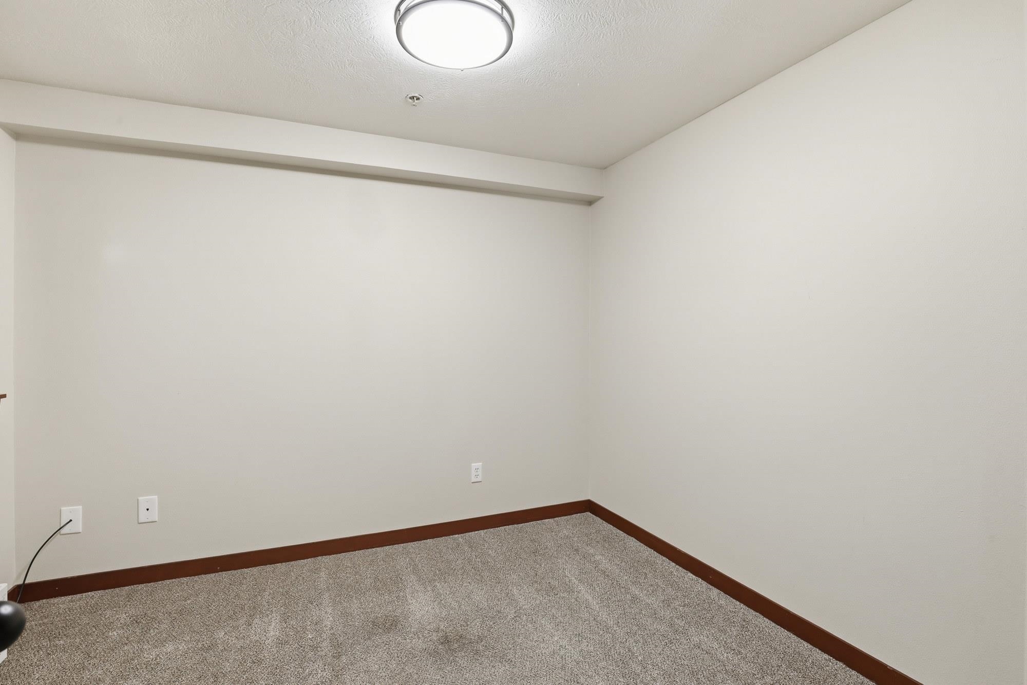 639 N Riverpoint Blvd - Photo 24