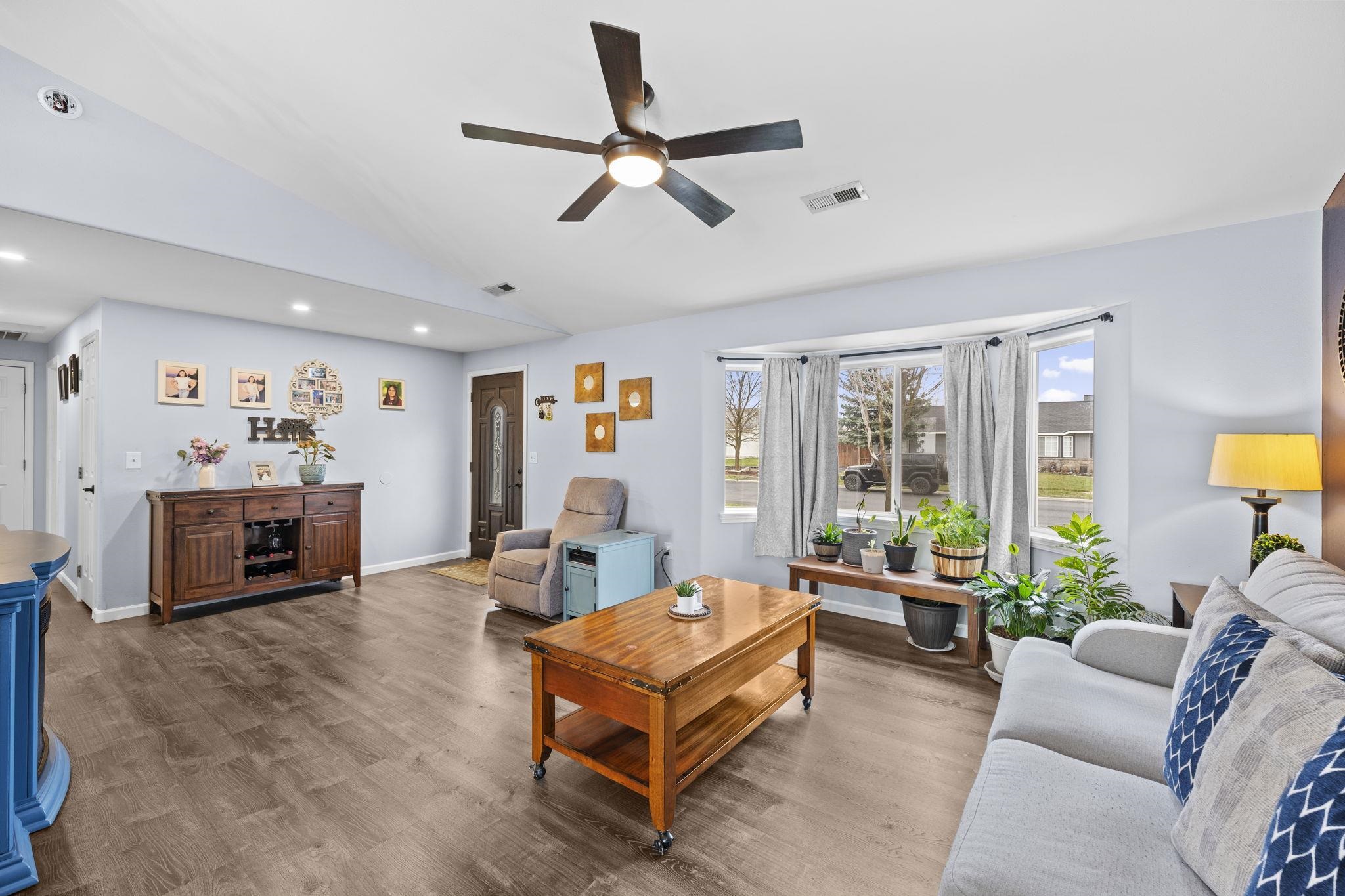 1011 S Campbell St - Photo 8