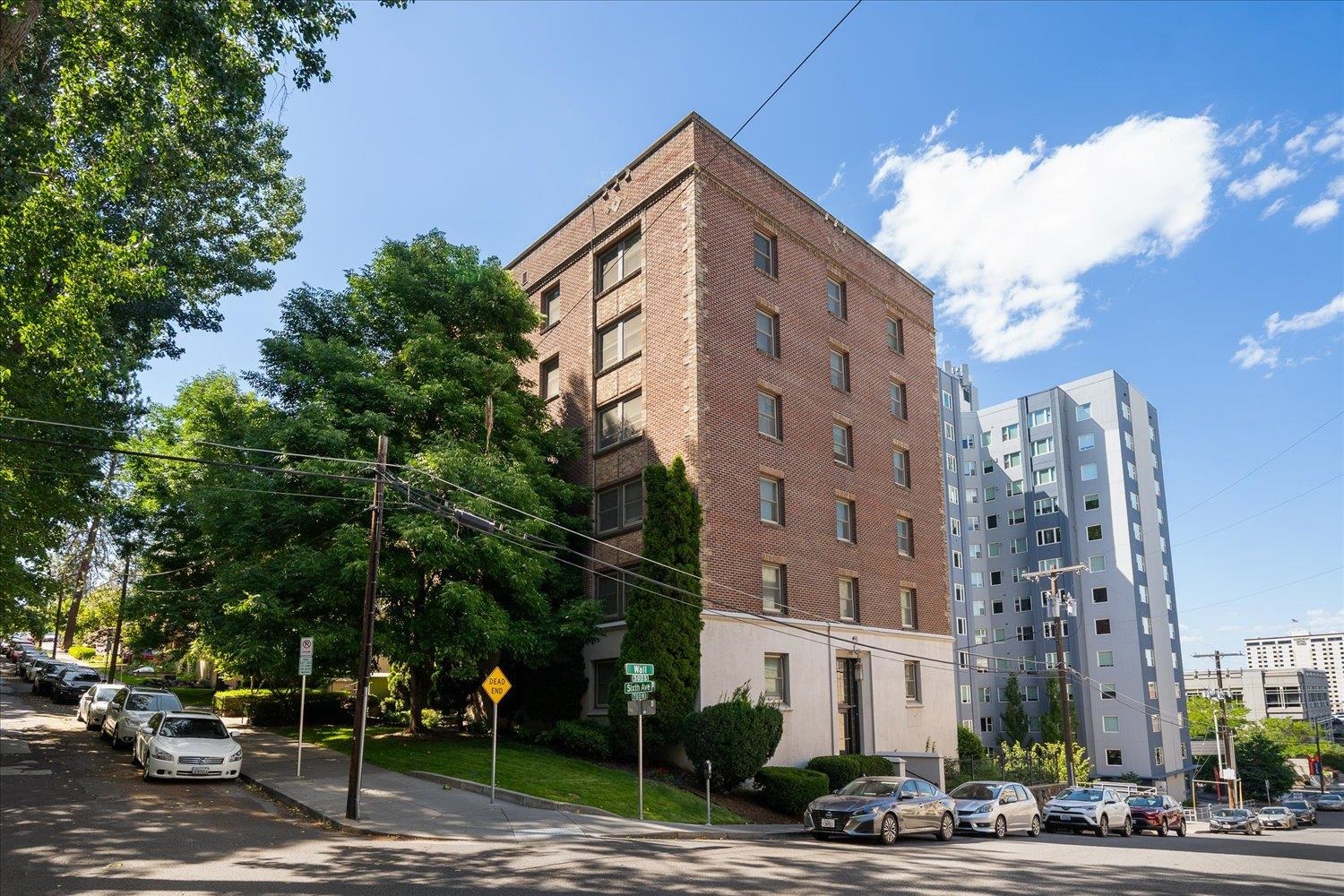 704 W 6th Ave - Photo 2