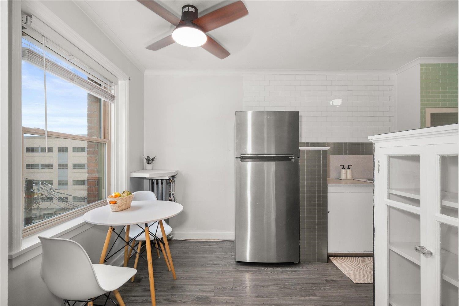 704 W 6th Ave - Photo 18