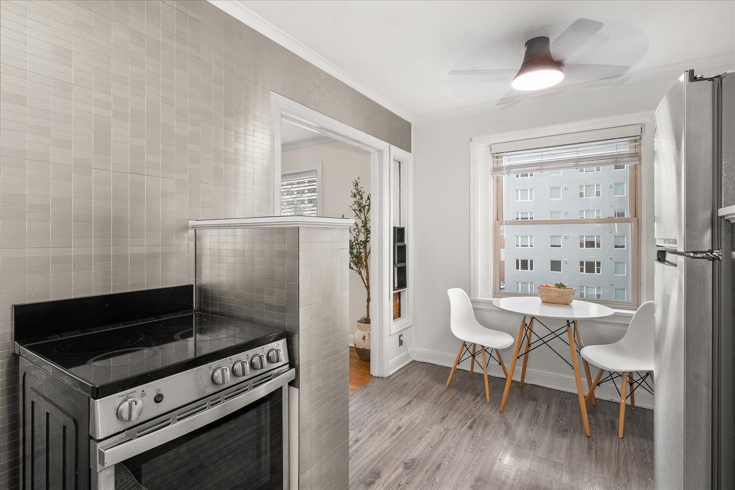 704 W 6th Ave - Photo 24