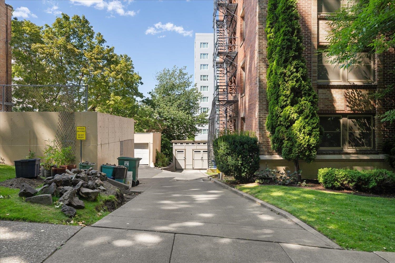 704 W 6th Ave - Photo 28