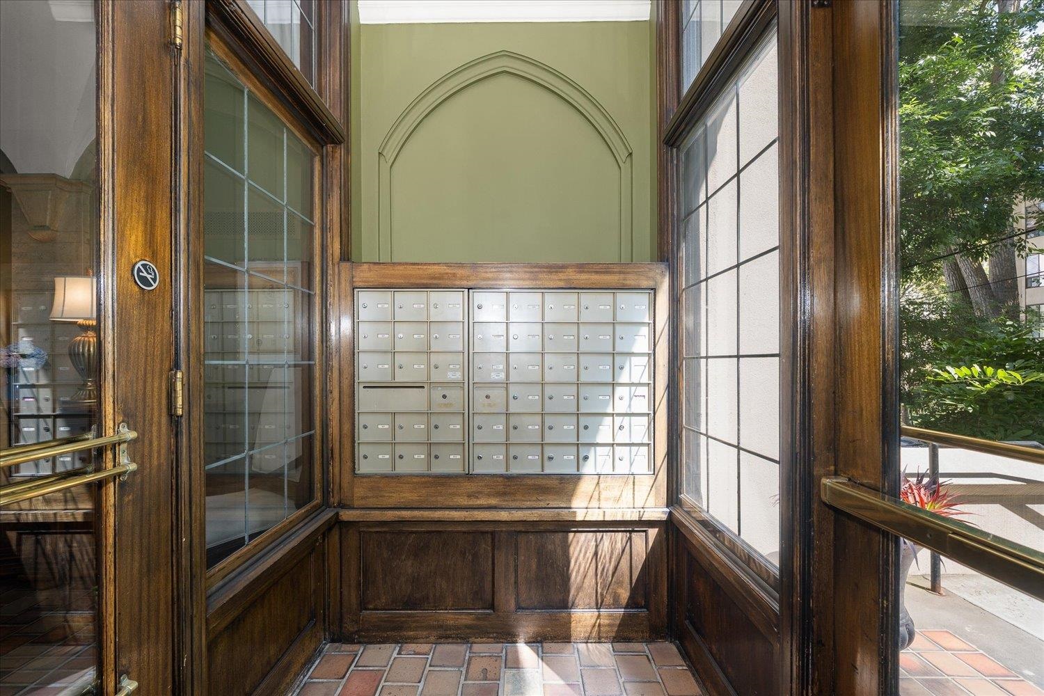 704 W 6th Ave - Photo 6