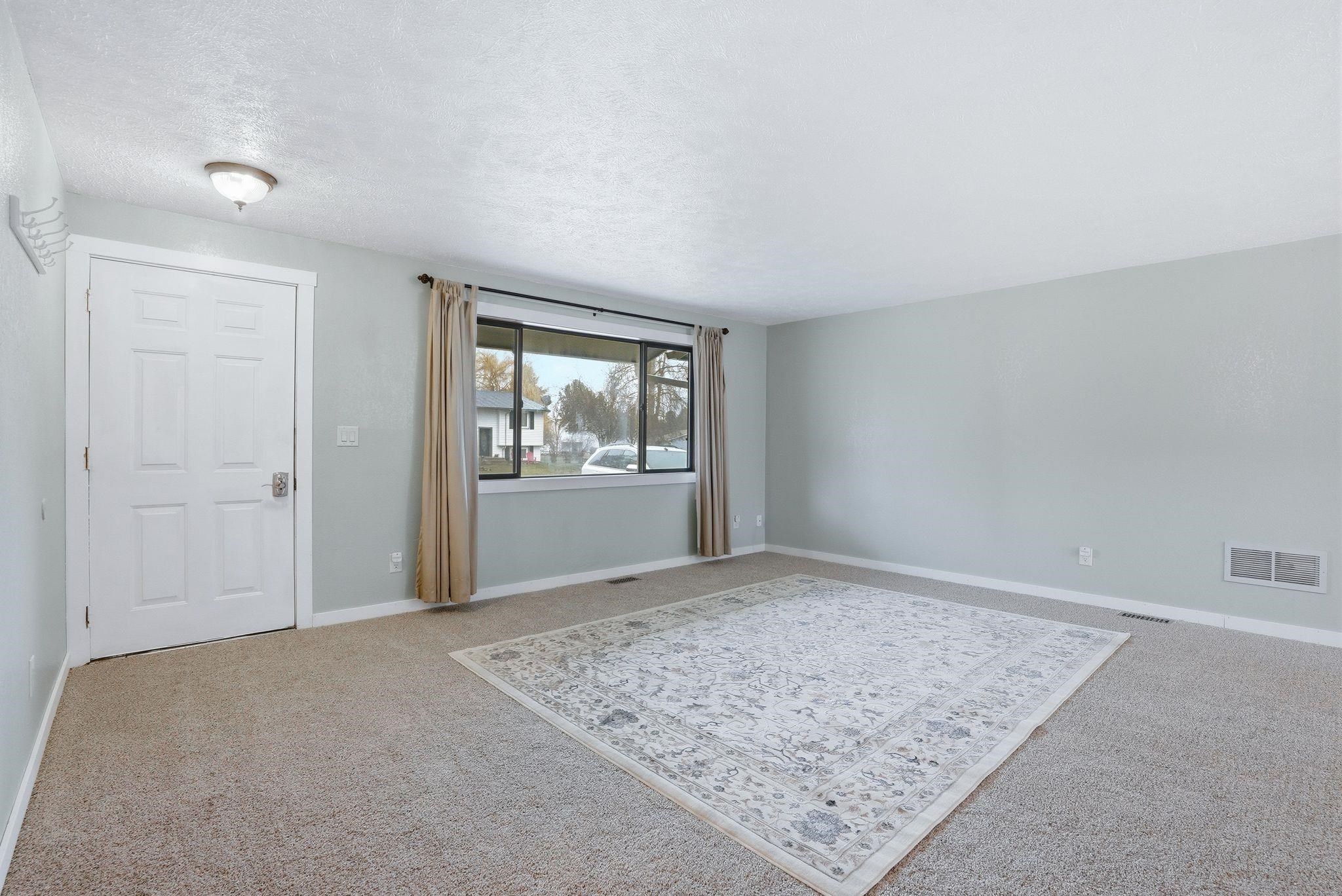 1321 E 4th Ave - Photo 4