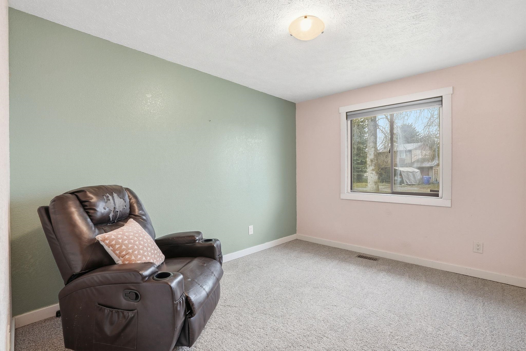 1321 E 4th Ave - Photo 9