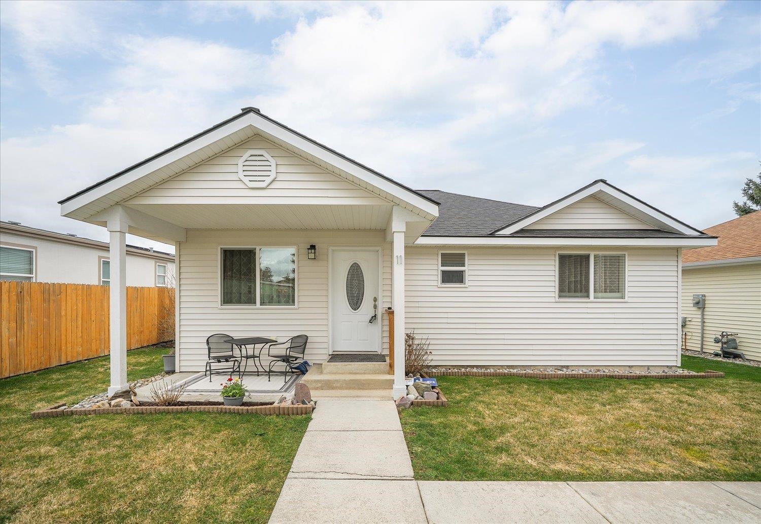 7125 N Crestline St - Photo 2
