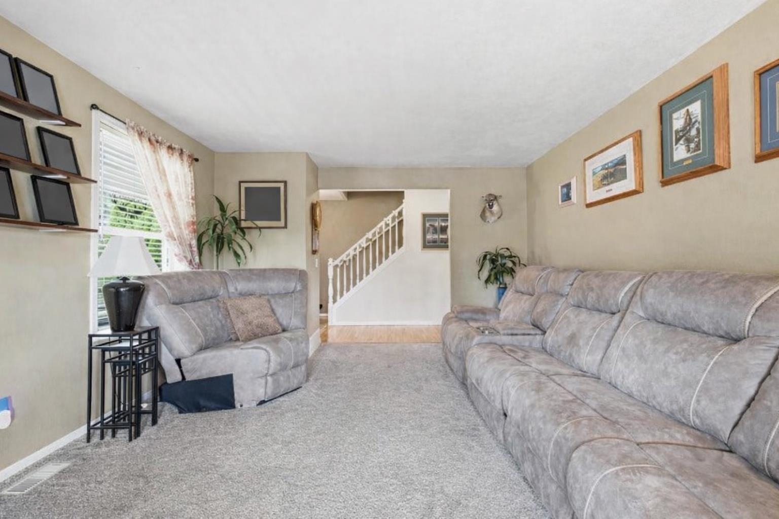 227 E Stringham Rd - Photo 4