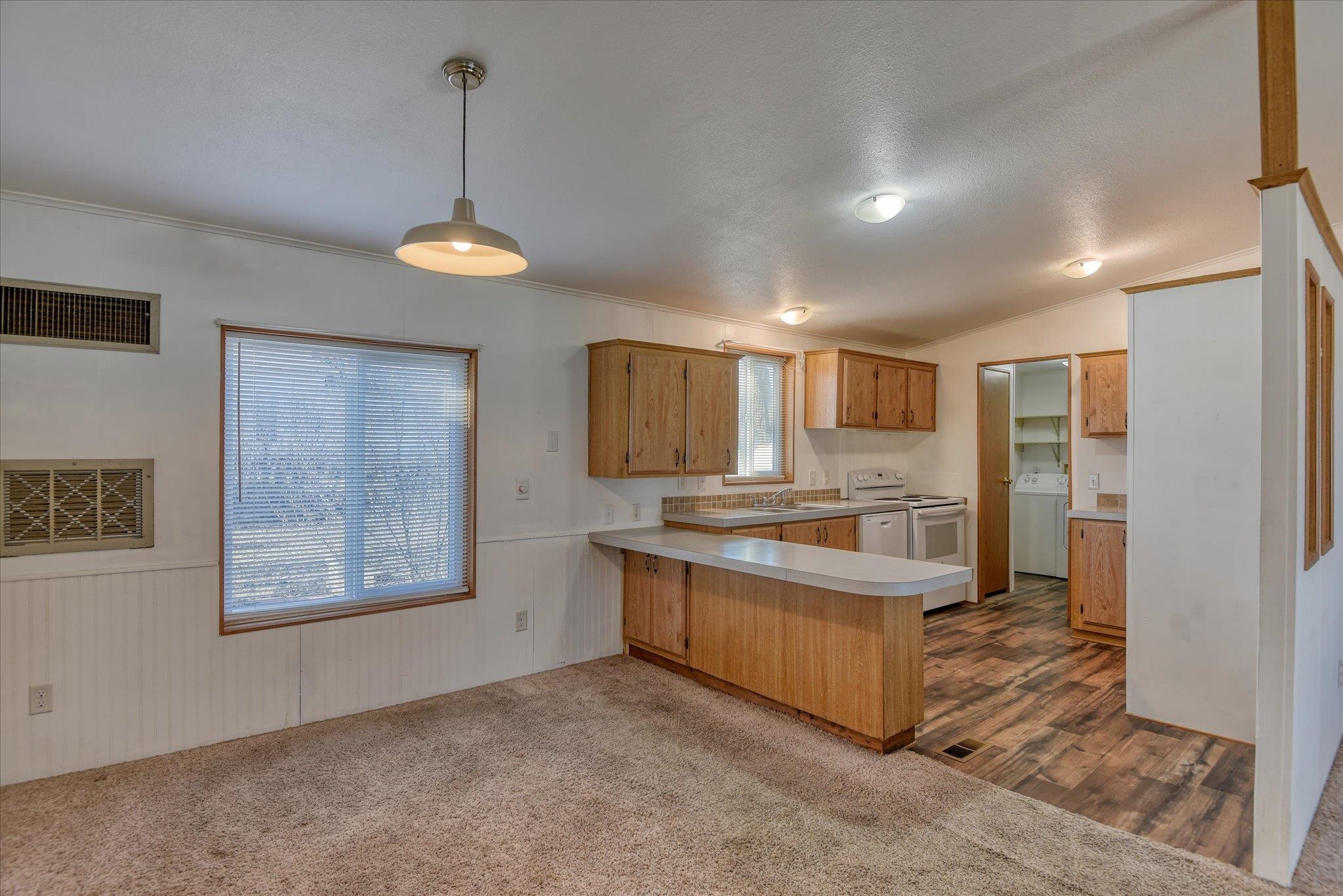 214 S B St - Photo 8