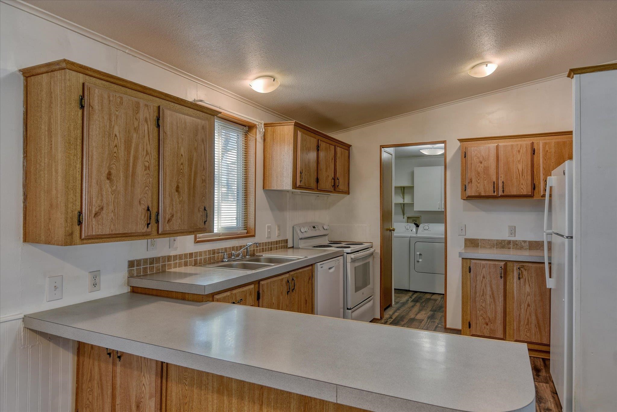 214 S B St - Photo 9
