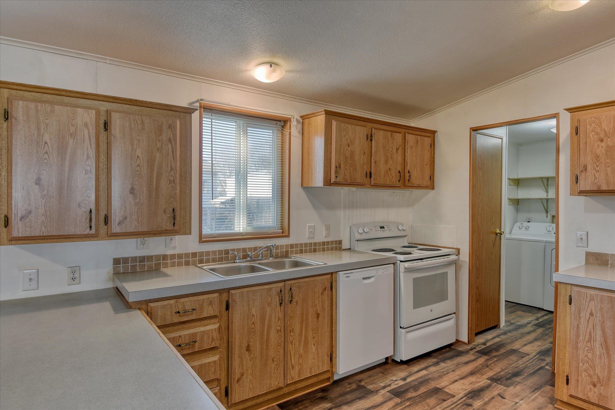 214 S B St - Photo 10