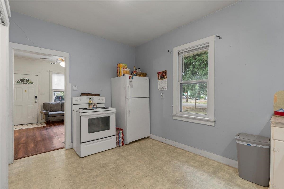 208 S VICTORIA St - Photo 12