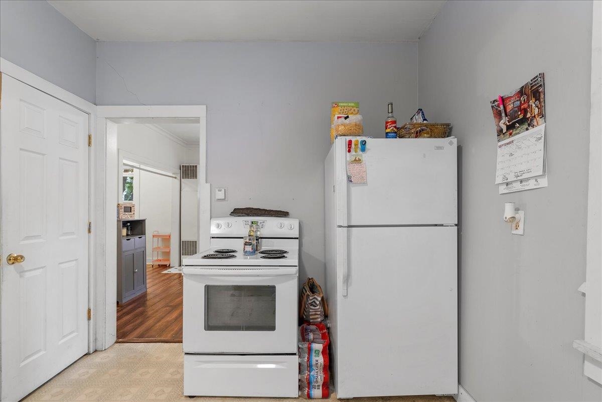 208 S VICTORIA St - Photo 13