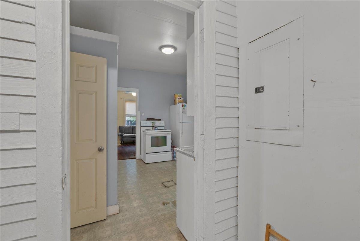 208 S VICTORIA St - Photo 21