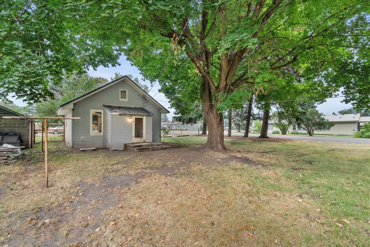 208 S VICTORIA St - Photo 25