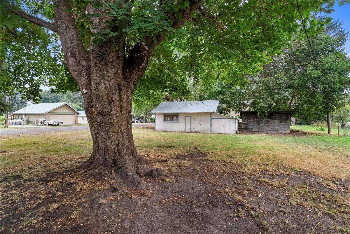 208 S VICTORIA St - Photo 27