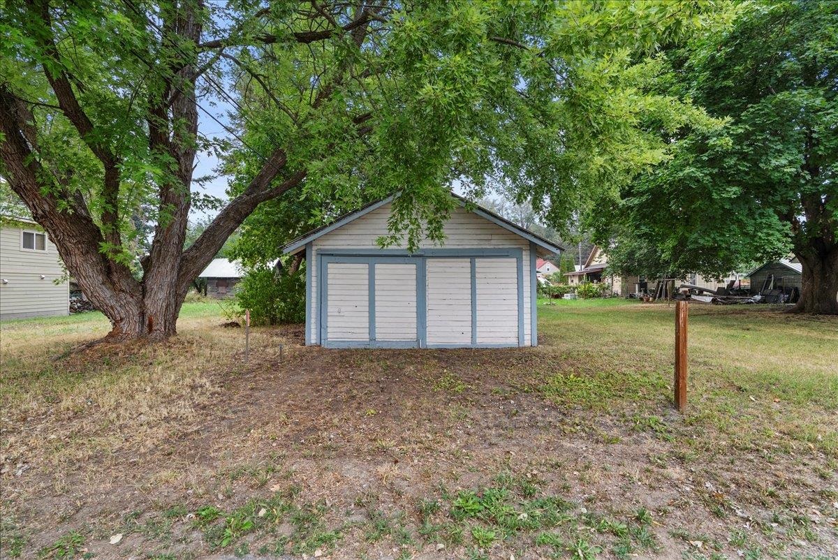 208 S VICTORIA St - Photo 28