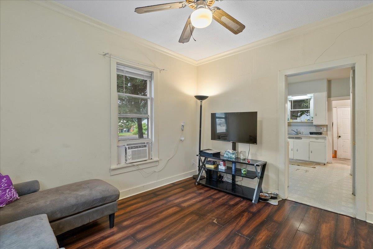 208 S VICTORIA St - Photo 6