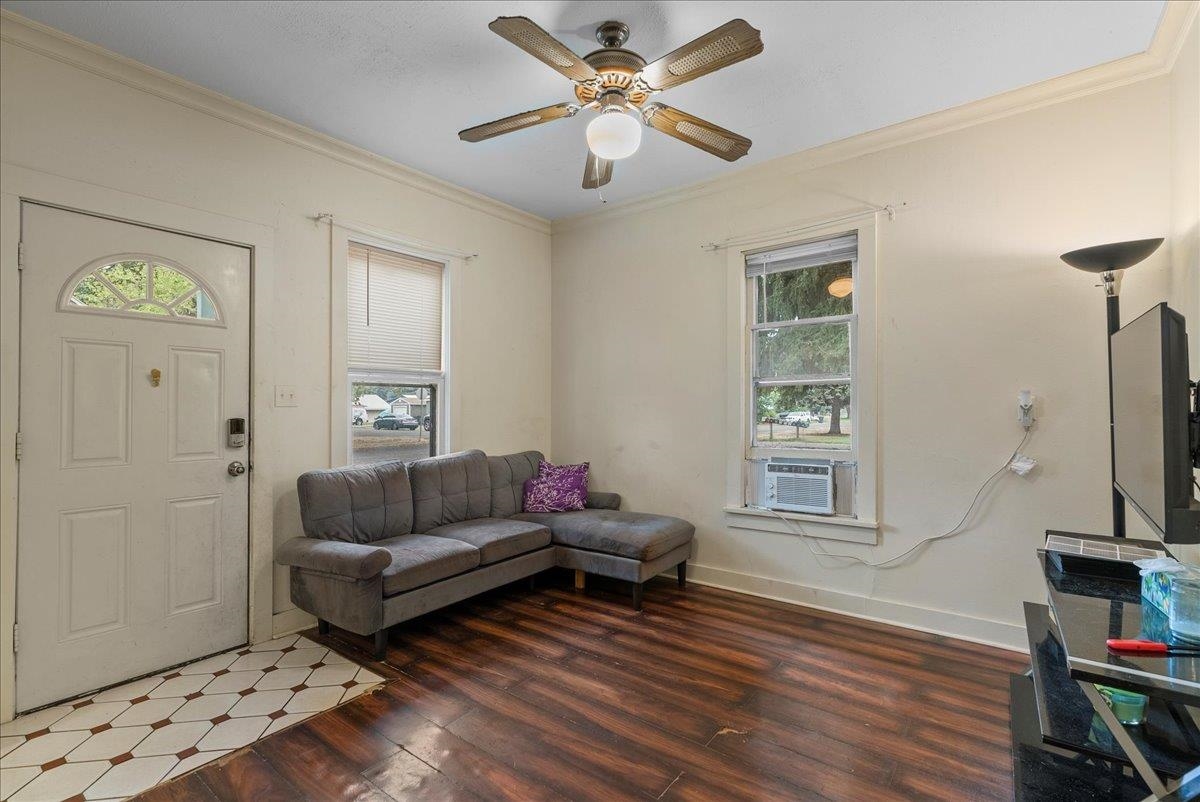 208 S VICTORIA St - Photo 8