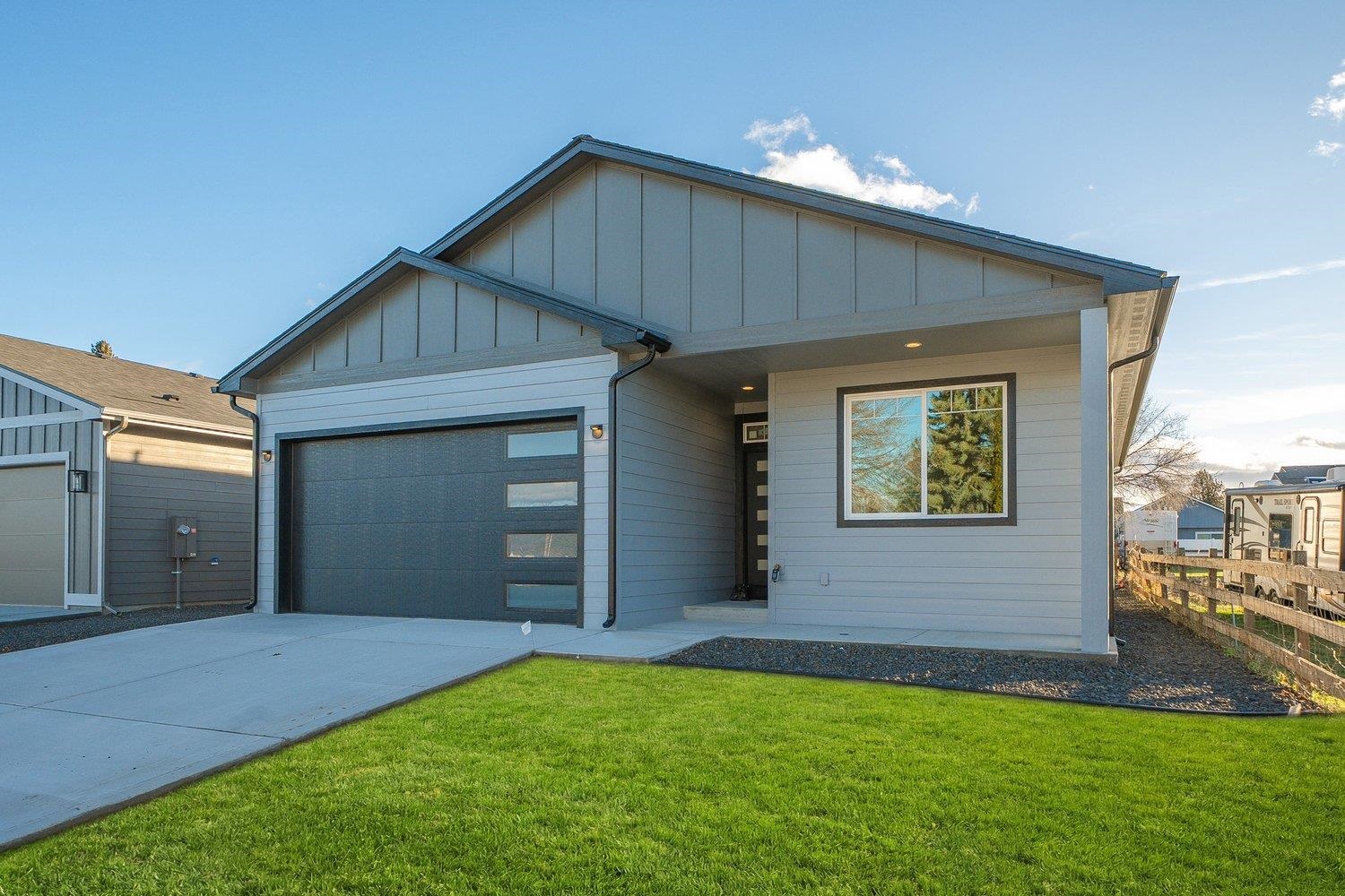 18616 E Riverway Ave - Photo 3