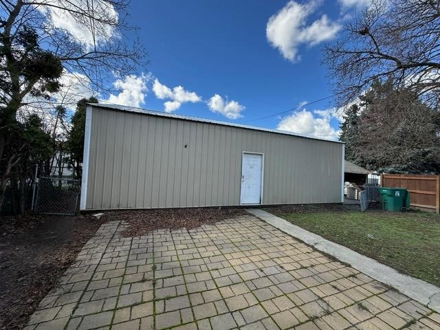 4811 N Lincoln St - Photo 2