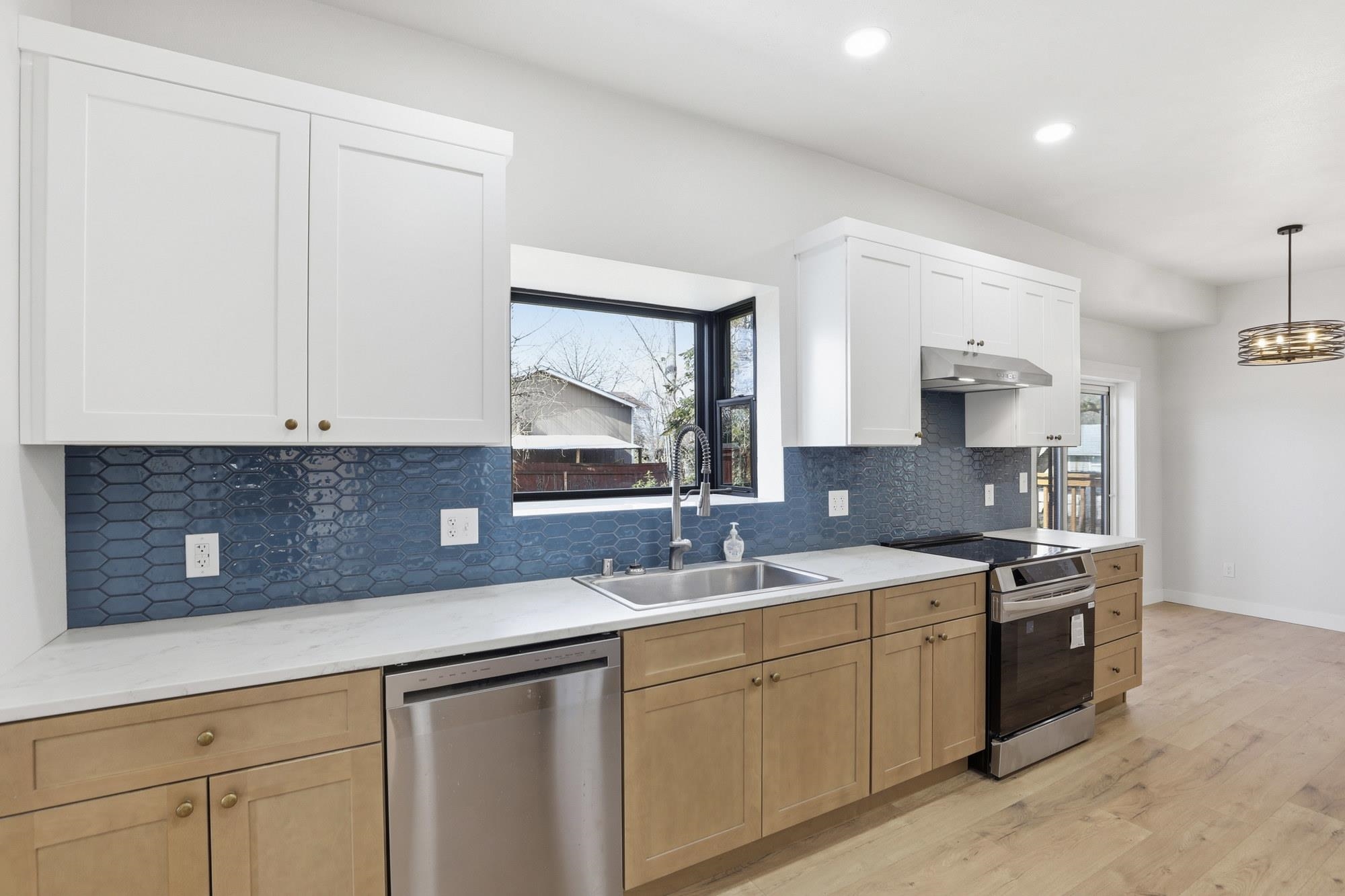 1930 E Marshall Ave - Photo 12