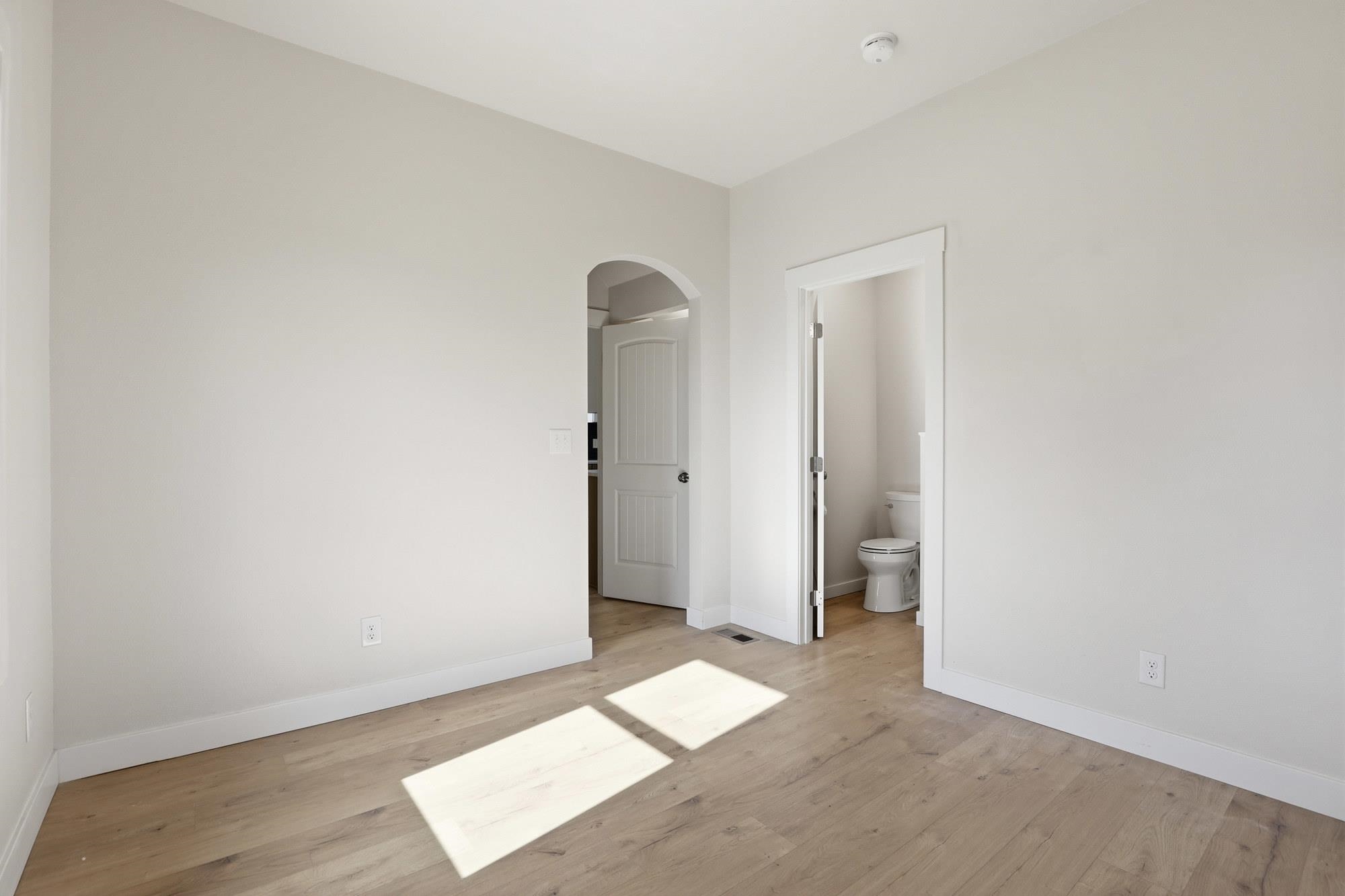 1930 E Marshall Ave - Photo 15