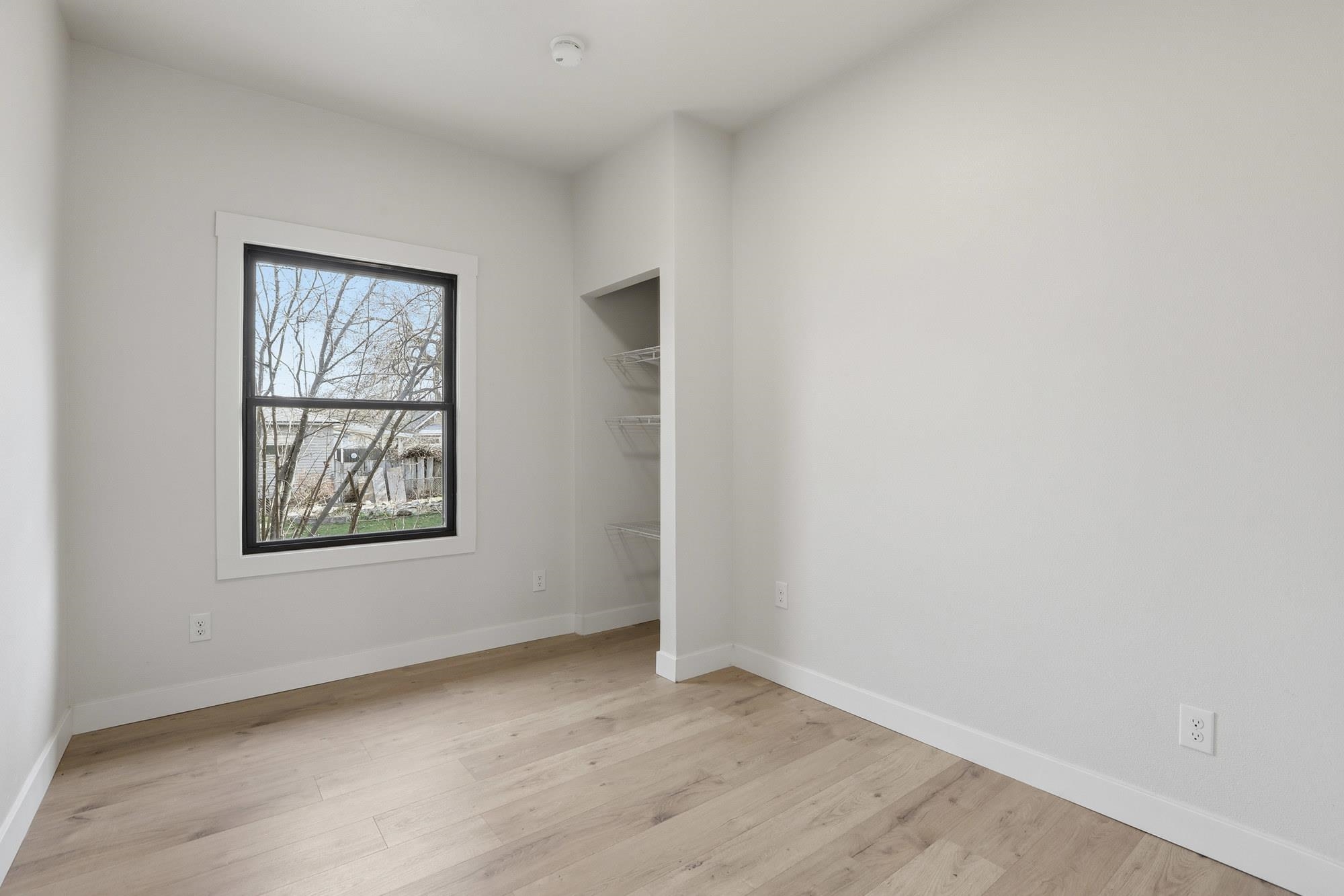 1930 E Marshall Ave - Photo 17