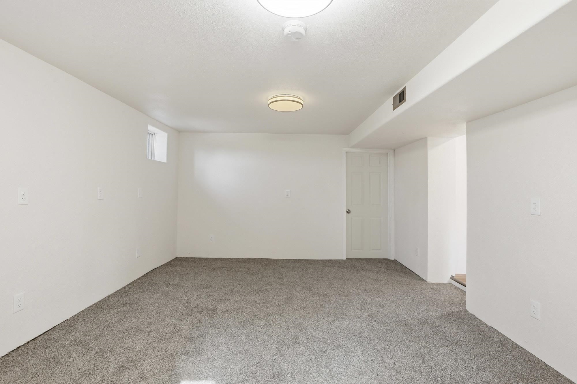1930 E Marshall Ave - Photo 23